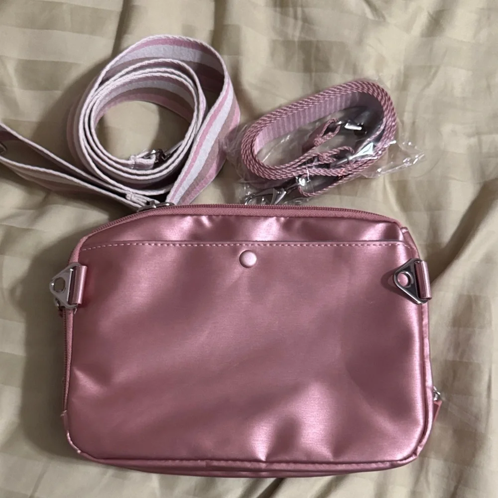 IHKWIP Everyday Essentials crossbody bag in metallic rose gold - Picture 7 of 7